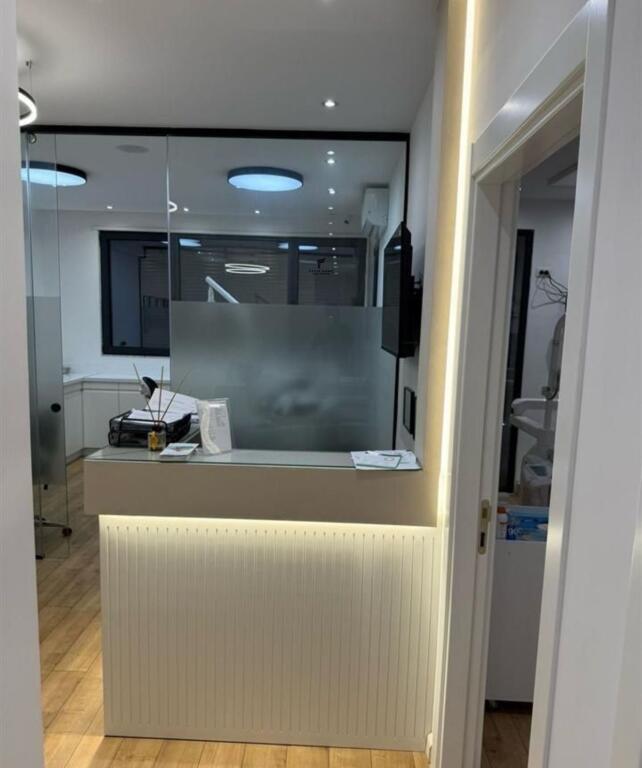 UFFICIO IN AFFITTO 100 M2 VIA DIBRA 75.000 LEKE