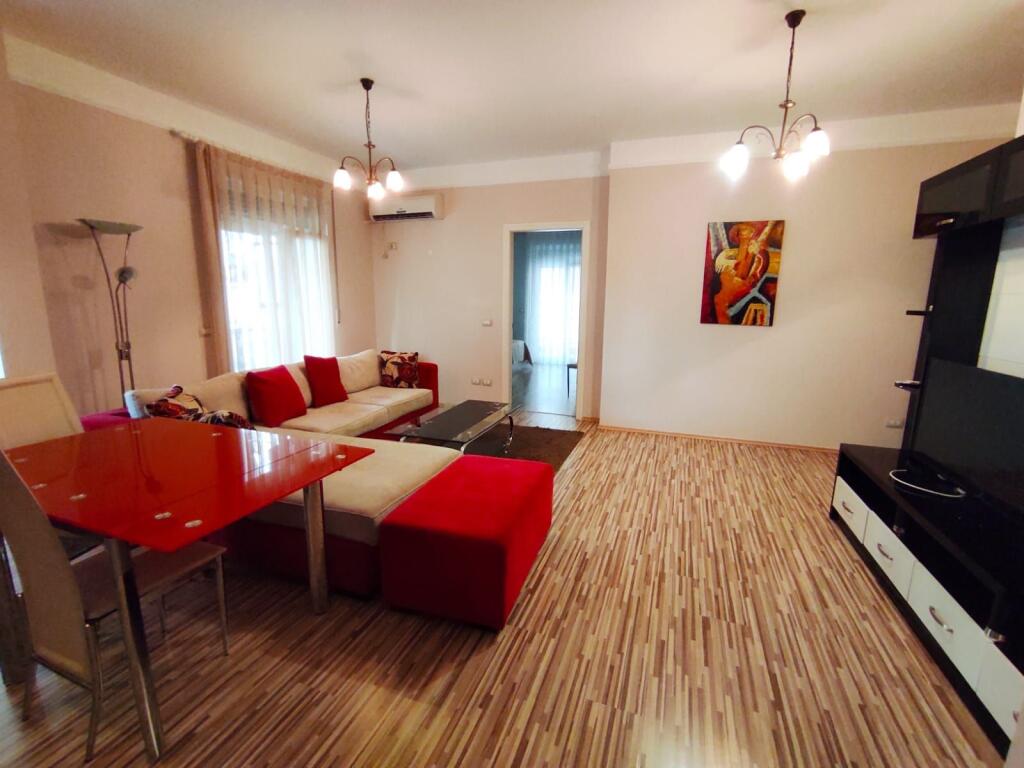 JEPET ME QERA APARTAMENT PLUS GARAZH PRANE MYSLYM SHYRIT !