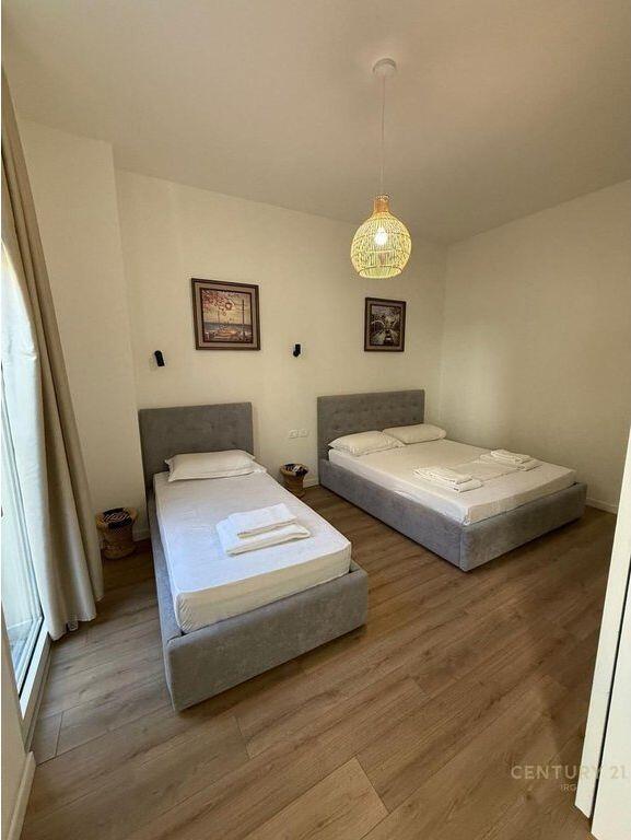 SHITET VILE NE GREEN COAST, VILLAGE,PALASE!