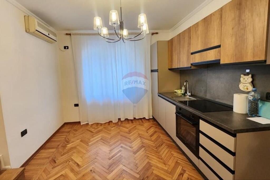Apartament 1+1 per qira, prane shkolles se Baletit