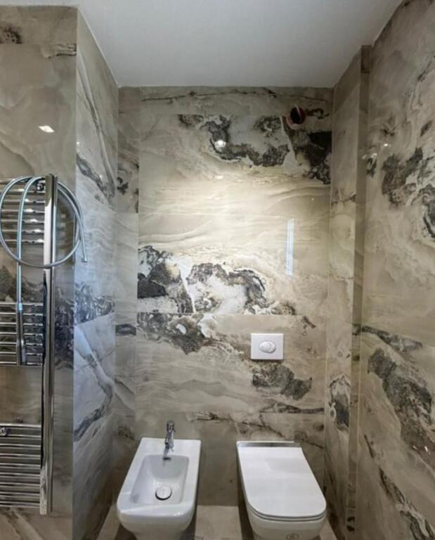 🌟 2+1 with Parking in Shkolla e Kuqe – For Sale in Strategic Location