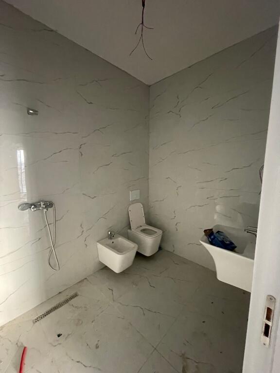 shitet 2+1 Kamëz gati per banim