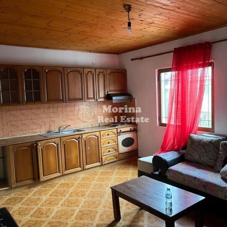 Rent | Private house 3 + 1  | 5 Maji  |  300 €/month