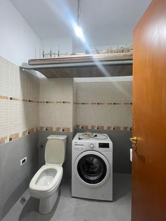 🏠Jepet Me Qira Apartament 2+1+2 tek Komuna e Parisit