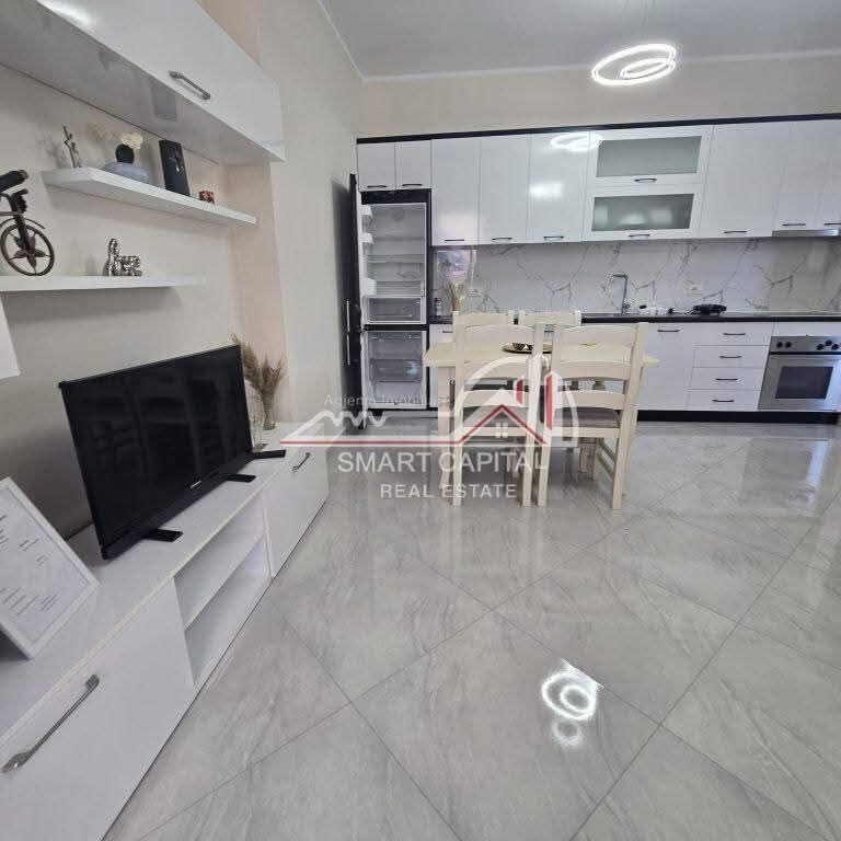 JEPET APARTAMENT ME QIRA TE BISHTI KALLDREMIT VLORE!