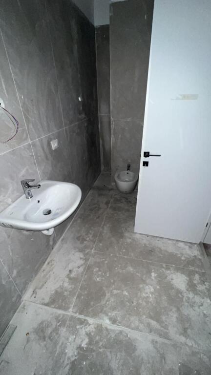Apartament me qera - 5 Maji