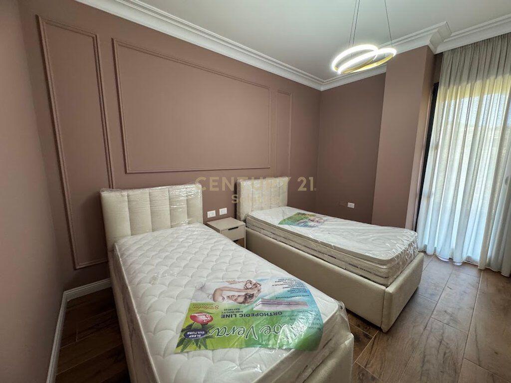 Apartament 2+1+Post Parkimi me qira tek Liqeni i Thate