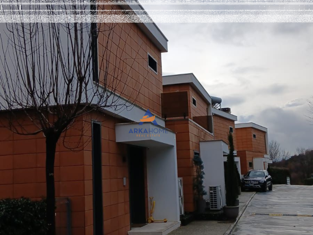 SHITET VILE LUXURY 3-KATESHE "MULLET" 650.000 EURO (I DISKUTUESHEM)