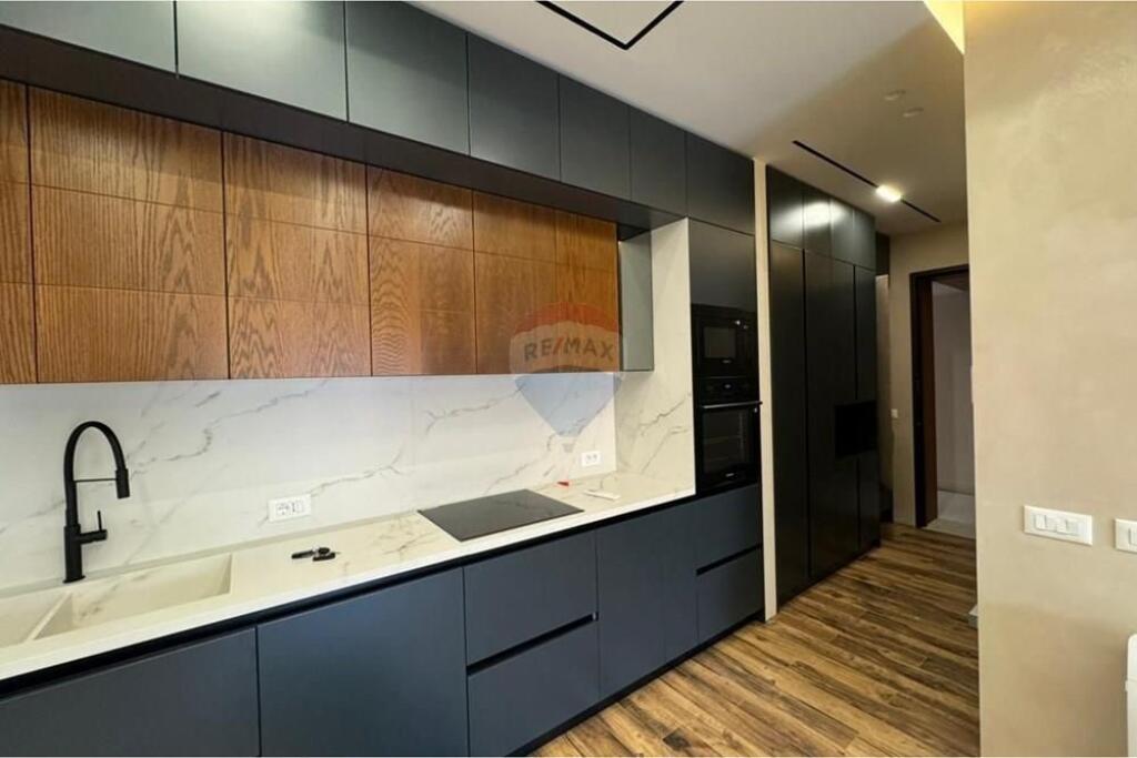 APARTAMENT 2+1+2+3 POSTE PARKIMI NE DELIJORGJ!