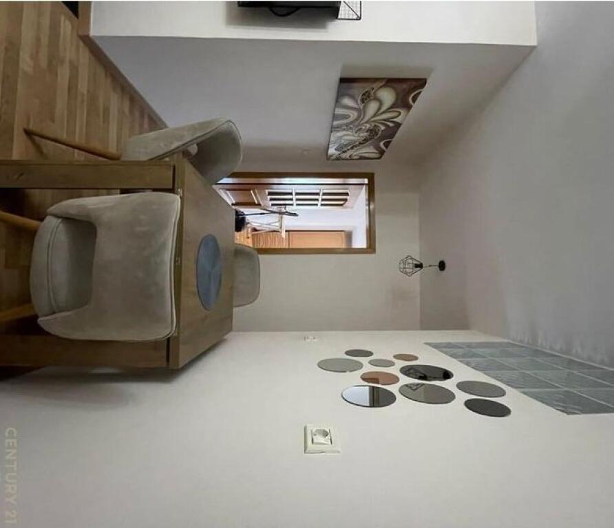 Jepet me Qira Apartament 2+1 në Laprakë, Rruga Dritan Hoxha