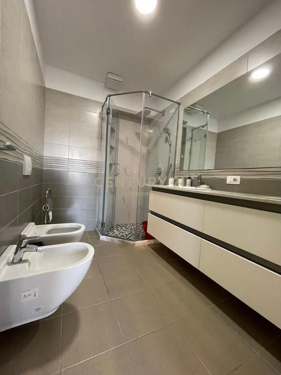 Appartamento 2+1+Posto Auto in Vendita a Kodra e Diellit. 250.000 € /Mese Superficie Totale  99m2