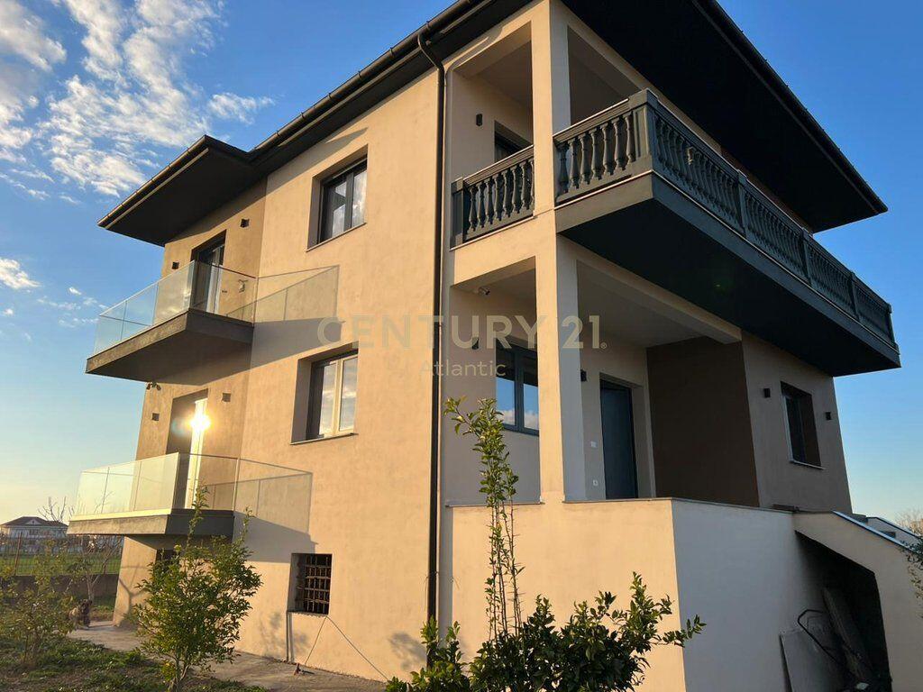 VILLA UNICA SU 3 PIANI IN VENDITA A 4 RRUGET, SHIJAK DURRES