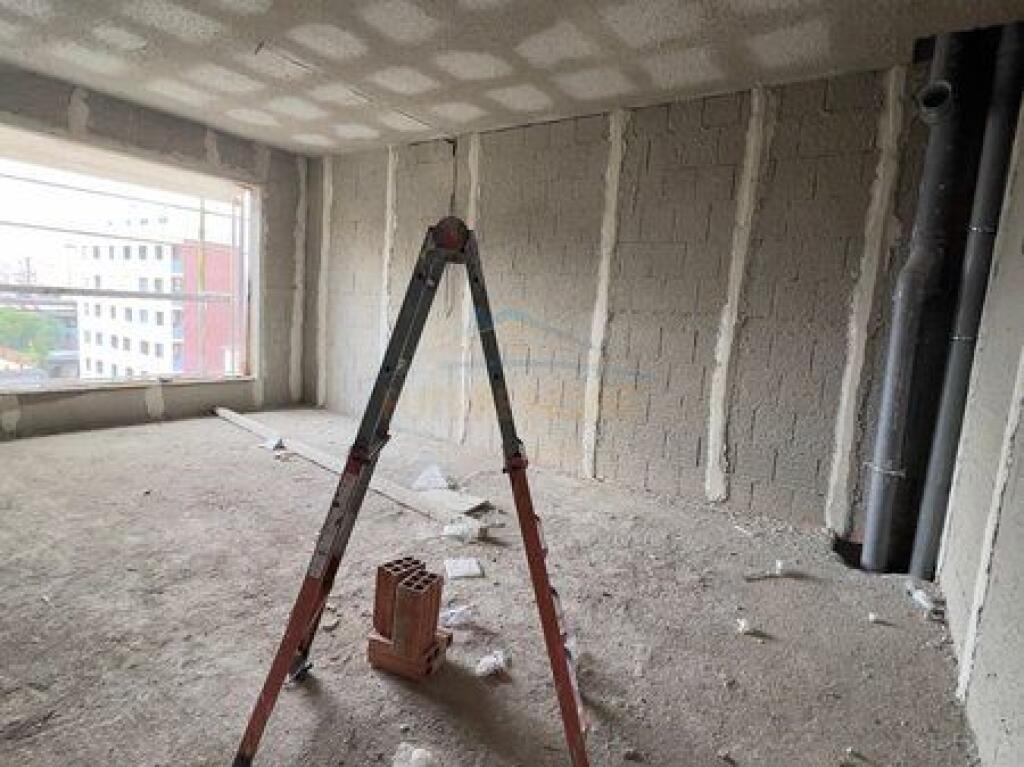 Shitet, Apartament 2+1+2, Rruga Jordan Misja, Tirane.