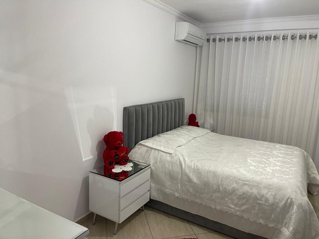 Jepet me qera apartament 2+1+2 Rruga Jordan Misja!