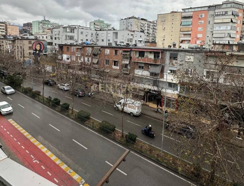 ✨ Zyrë 115 m² për Qira – Stadiumi Dinamo, Tirane