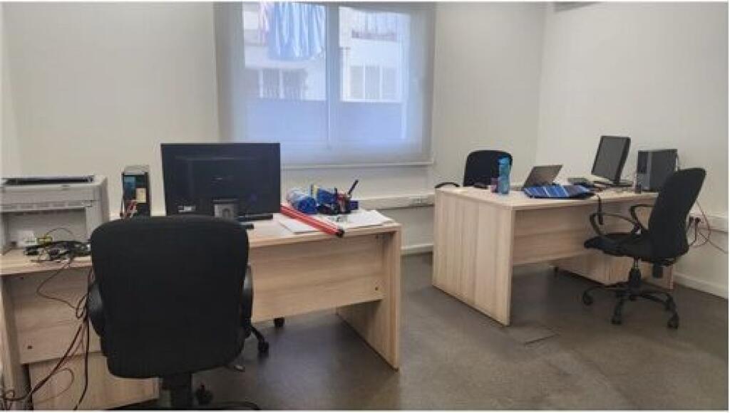 Vile ne shitje tek Rruga e Kavajes.