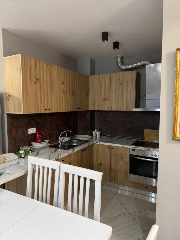 Apartament 3+1 me qira tek Kopshti Botanik!