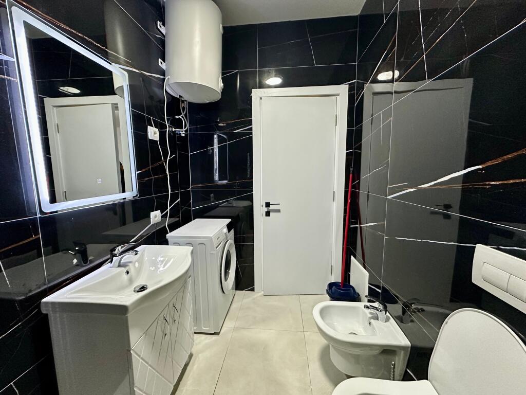 Jepet me Qera Apartament 2+1 + Post Parkimi