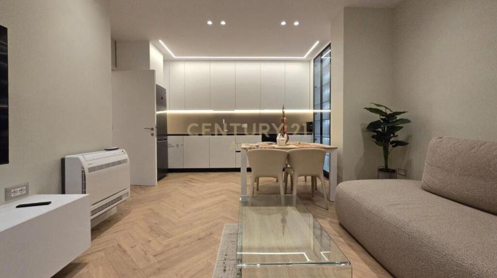 2+1+2 with Parking – Furnished Apartment for Rent in Tirana