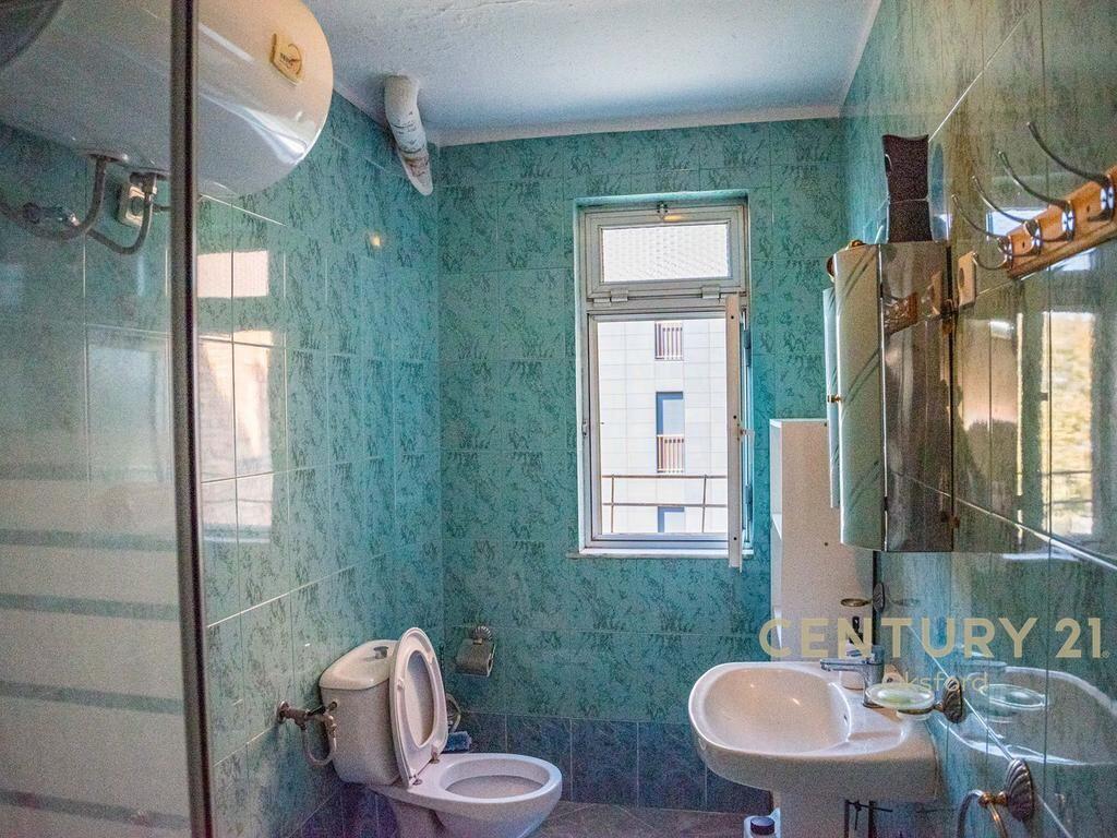 Apartament 2+1 Me QIRA tek Pazari i Ri!