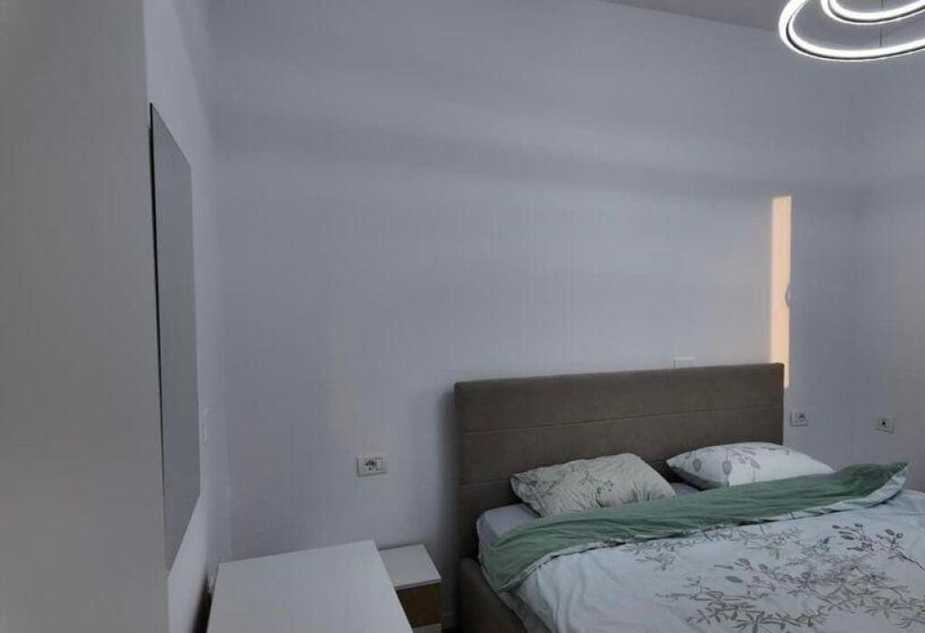 JEPET ME QIRA APARTAMENT 2+1 PRANË PAZARIT