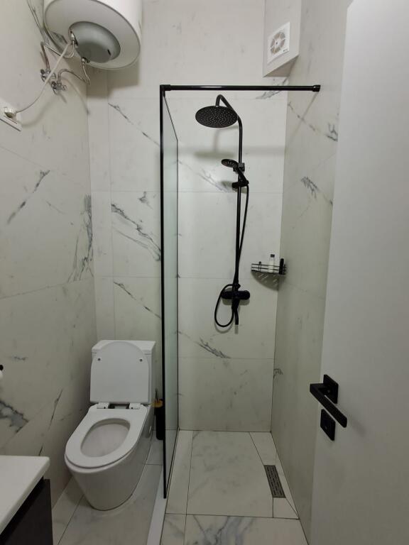 Shitet Garsoniere – Kompleksi Tocak Plazh Durres