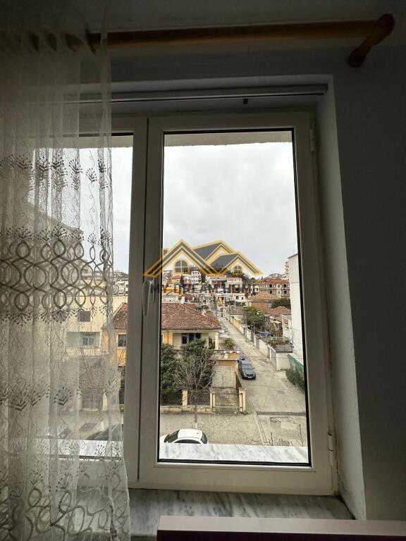 JEPET ME QERA APARTAMENTI 2+1 DURRES