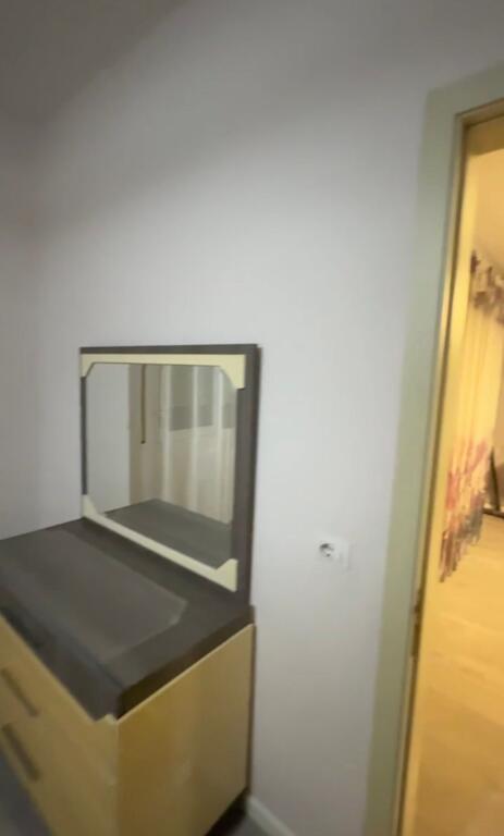 Jepet me qira 1+1 Rruga Jordan Misja 600€