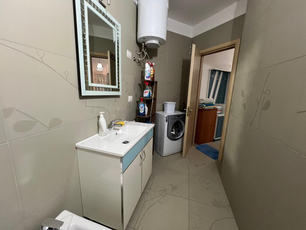 Apartament  me qira 2+1 me garazh ,Lungomare