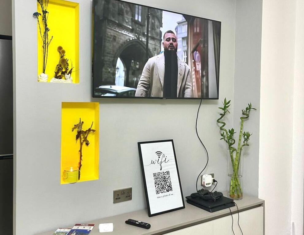 Me Qera : Garsonjere📍Sheshi Wilson (Pasticeri Nefeli ) - 500€ -  Sp.40² - Kt.6 || Totalisht i mobiluar✨️