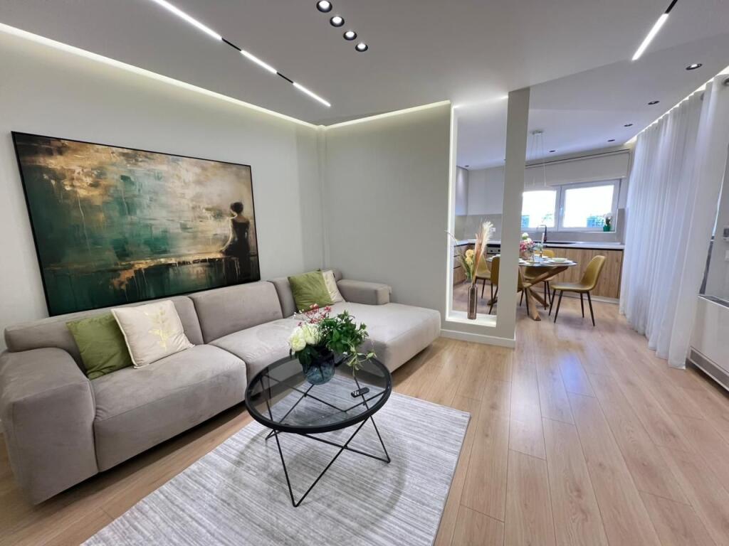 SHITET APARTAMENT 2+1+2 –  ZOGU I ZI !!