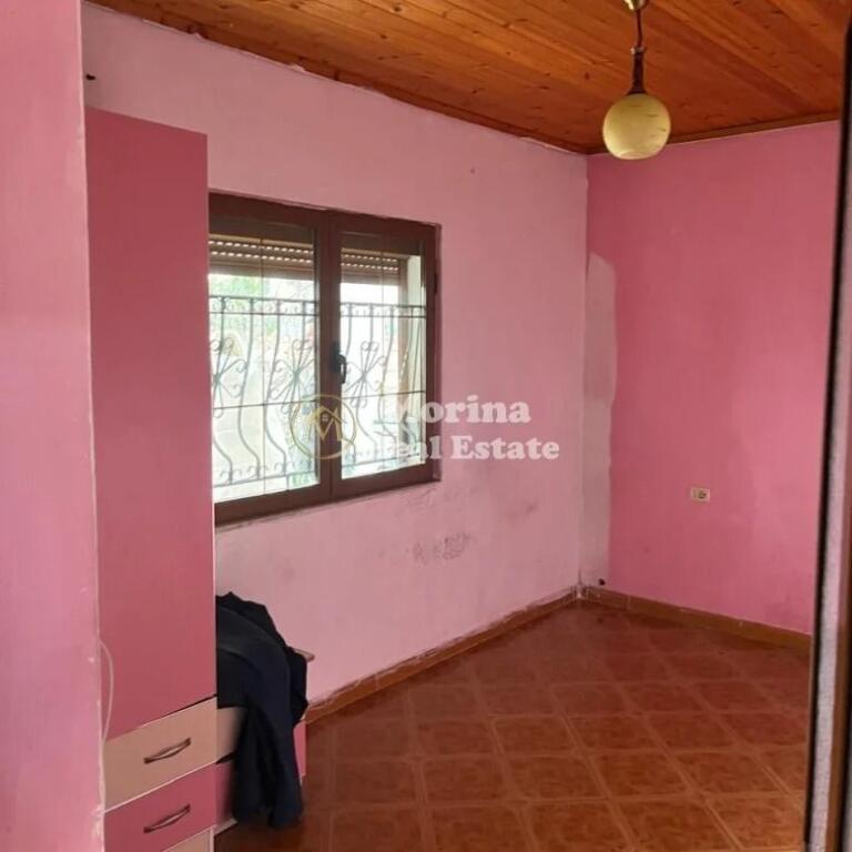 Rent | Private house 3 + 1  | 5 Maji  |  300 €/month