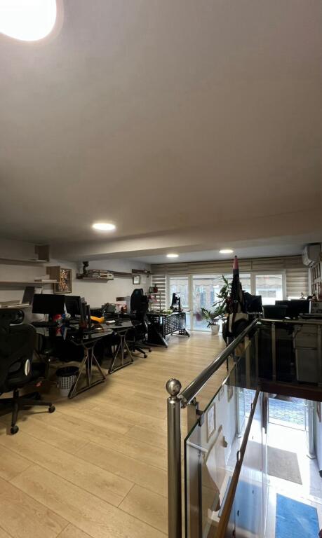 Jepet me Qira Zyrë – Rruga Sulejman Delvina!!!