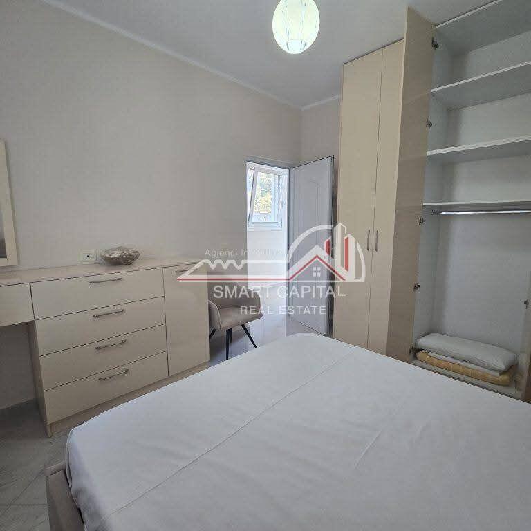 JEPET APARTAMENT ME QIRA TE BISHTI KALLDREMIT VLORE!