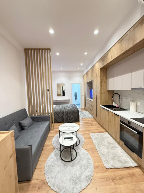 Jepet garsoniere me qira 📍 Fresk, pranë Kompleksit Rafaelo Dajti