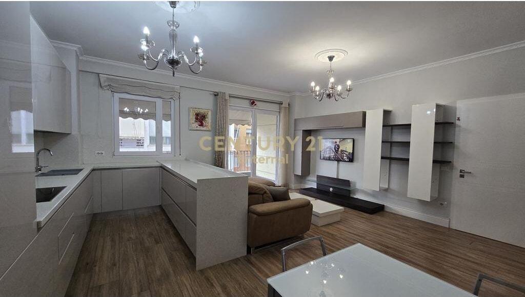 Apartament 2+1+Post Parkimi me qira tek Kompleksi Dinamo