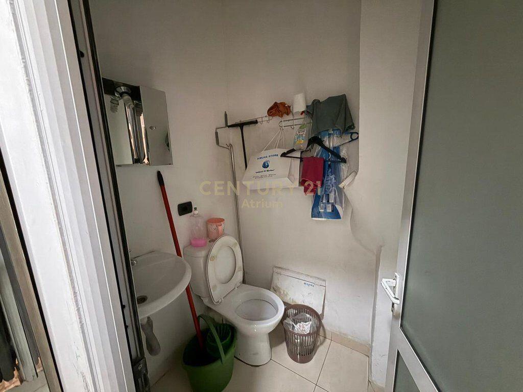 WE SELL A WOMEN'S CLOTHING BUSINESS!