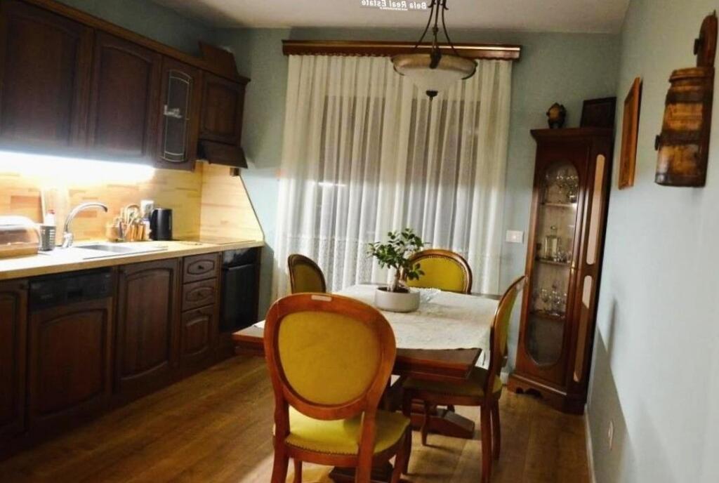 Apartament Me Qera 2+1 Tek Rruga e Durresit (ID B221392) Tirane