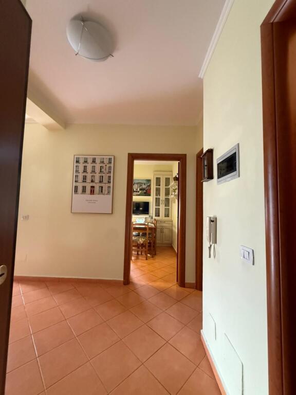 Jepet me qera apartament ne Qender te Tiranes