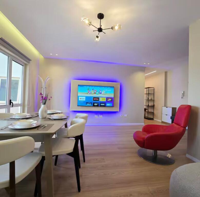 🏙️ Penthouse me Qira – Bllok💶 Çmimi: 1,200 € / muaj