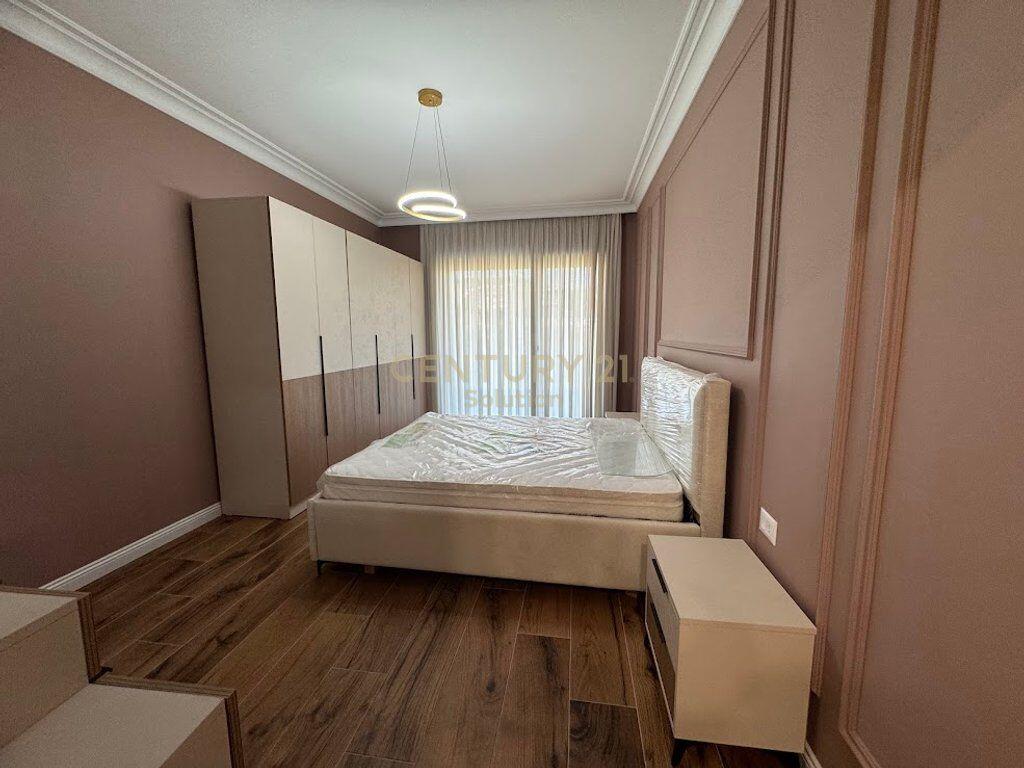 Apartament 2+1+Post Parkimi me qira tek Liqeni i Thate