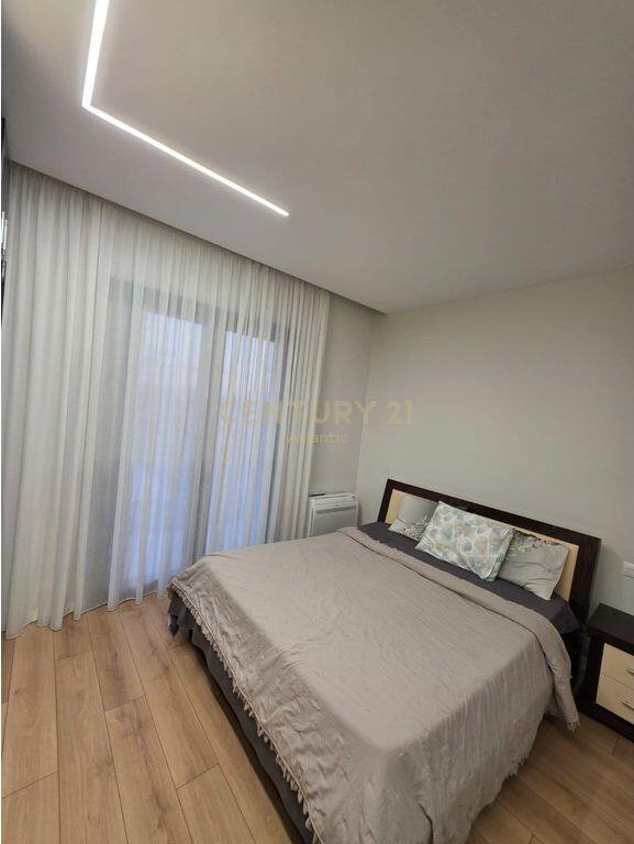 VILLA UNICA SU 3 PIANI IN VENDITA A 4 RRUGET, SHIJAK DURRES