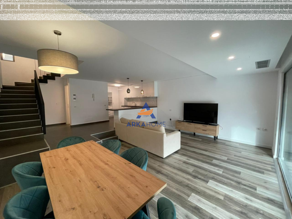 SHITET VILE LUXURY 3-KATESHE "MULLET" 650.000 EURO (I DISKUTUESHEM)