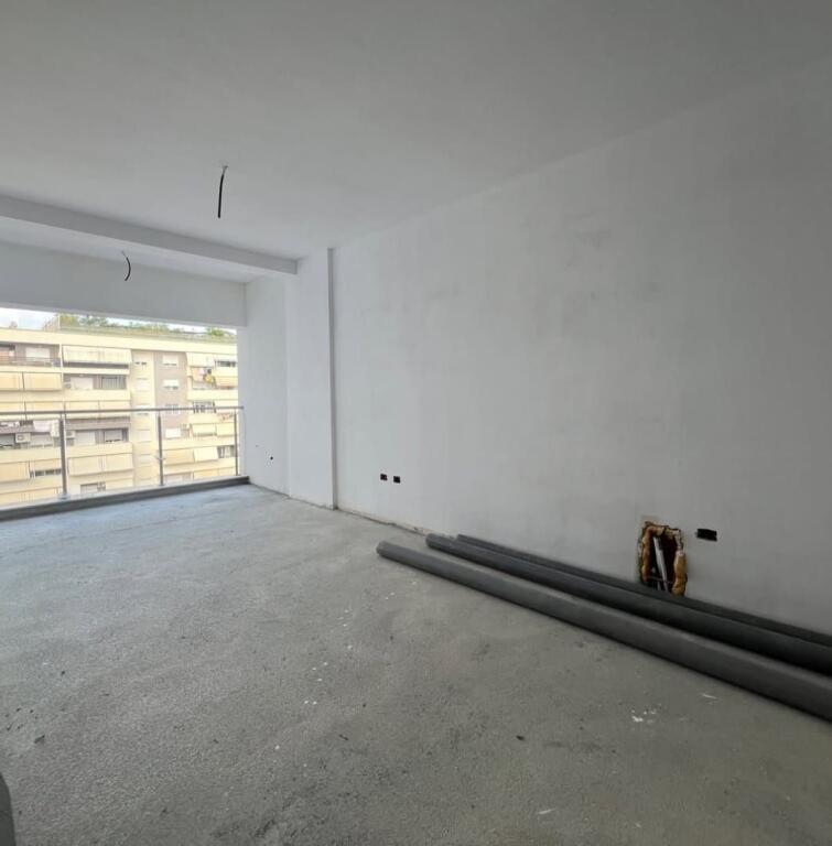 SHITET APARTAMENT 2+1+2 – KOMUNA E PARISIT | PRANË KIKA 2