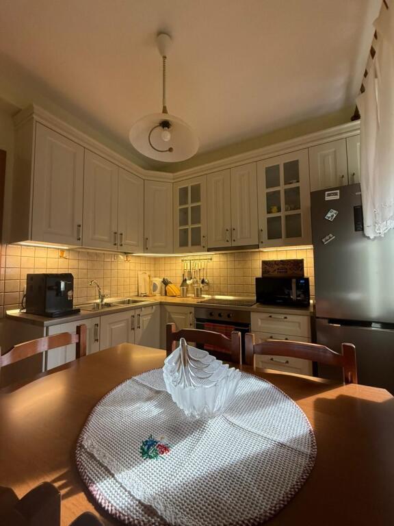 Jepet me qera apartament ne Qender te Tiranes