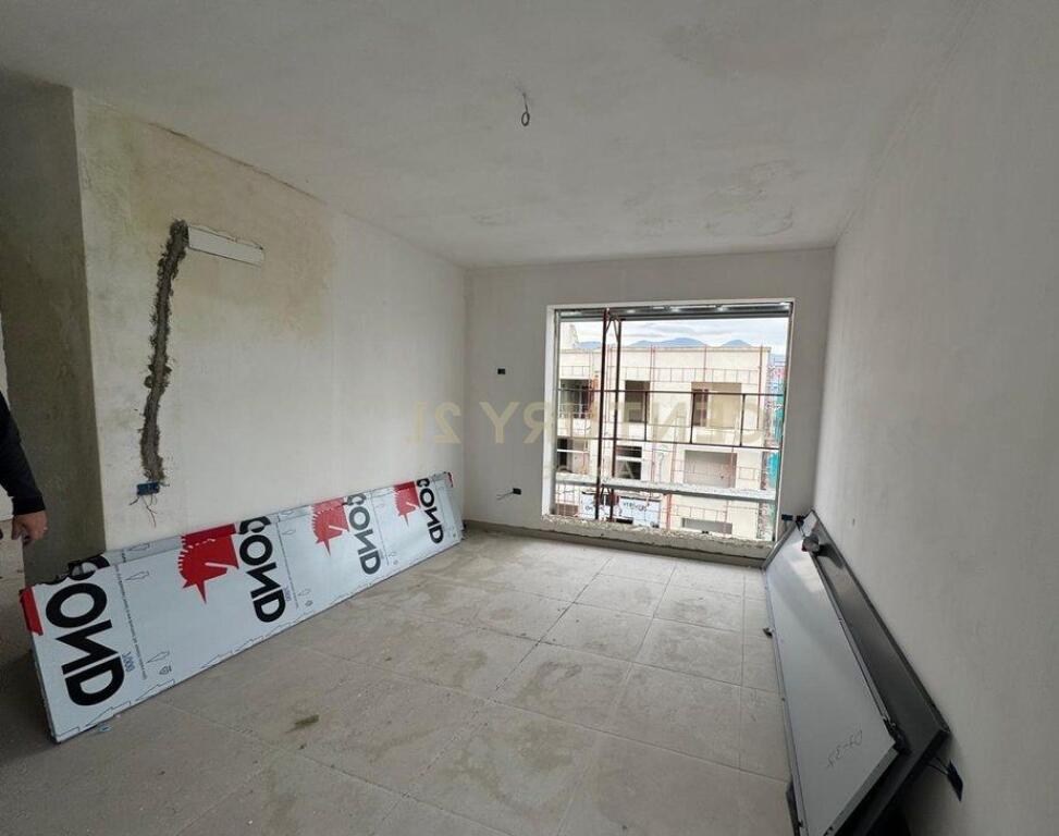 Vendesi in vendita 1+1 vicino al vecchio parco