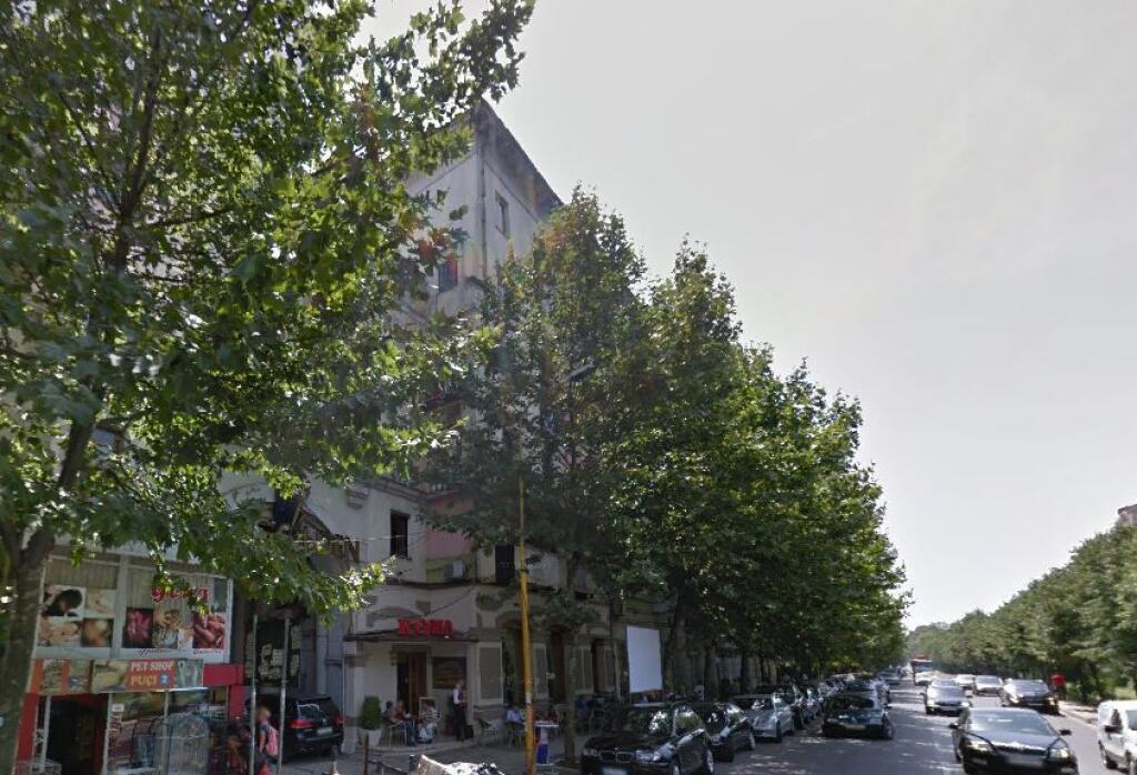 Office for rent Bllok in Tirana