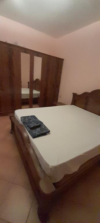 Shtepi 1+1 me qera prapa Asllan Rusi ,Zogu i zi 35,000 lekë