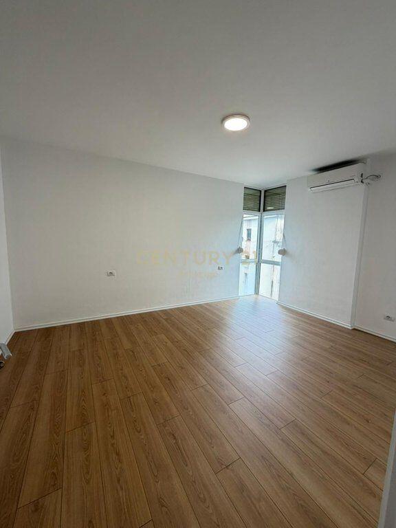 Apartament bosh per zyra me qira tek Ish-Ekspozita