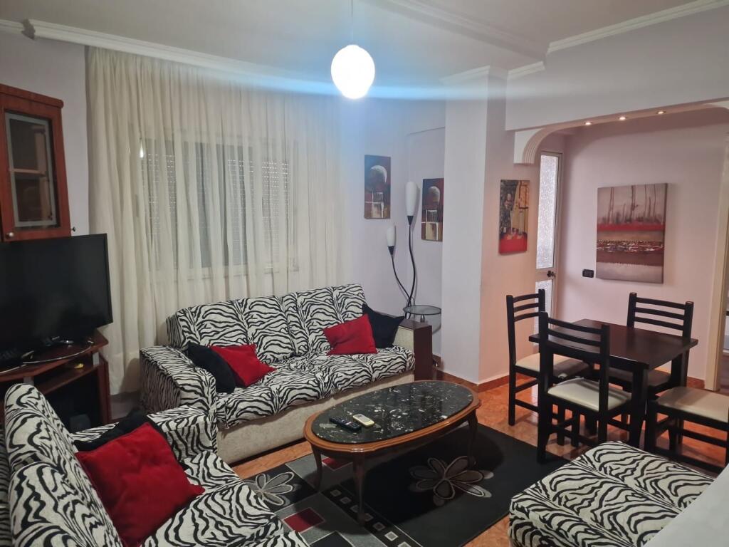 Jepet me qera apartament 2+1 ne rrugen "Dritan Hoxha"